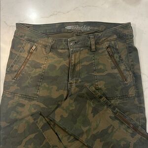 Old Navy Rockstar Slim Straight Camo Jeans - Green/Brown- 8 TALL